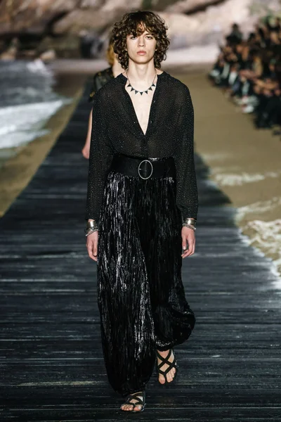 Look 69